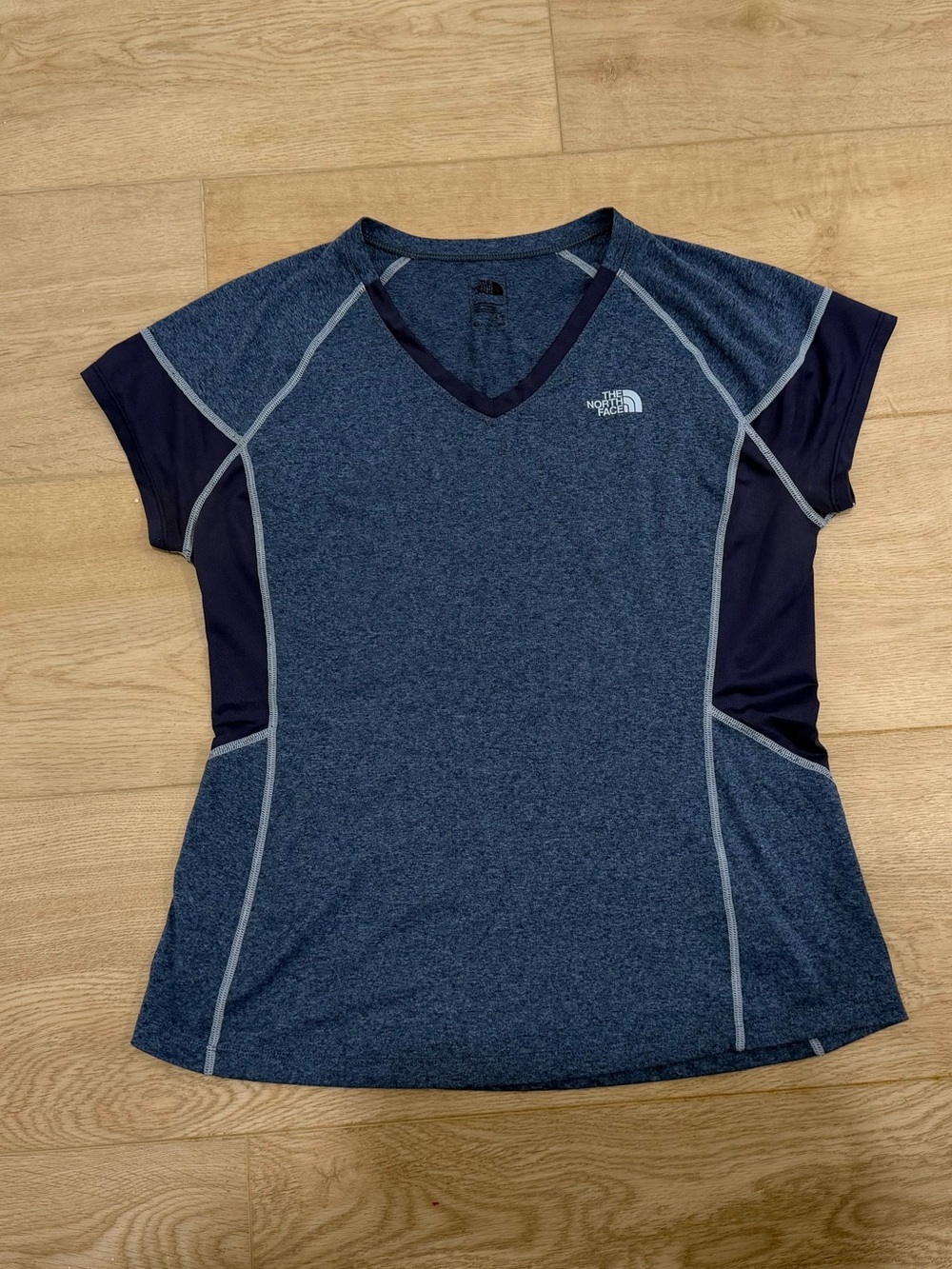 North Face Women's Reactor V-Neck Short Sleeve Active T-Shirt - Blue